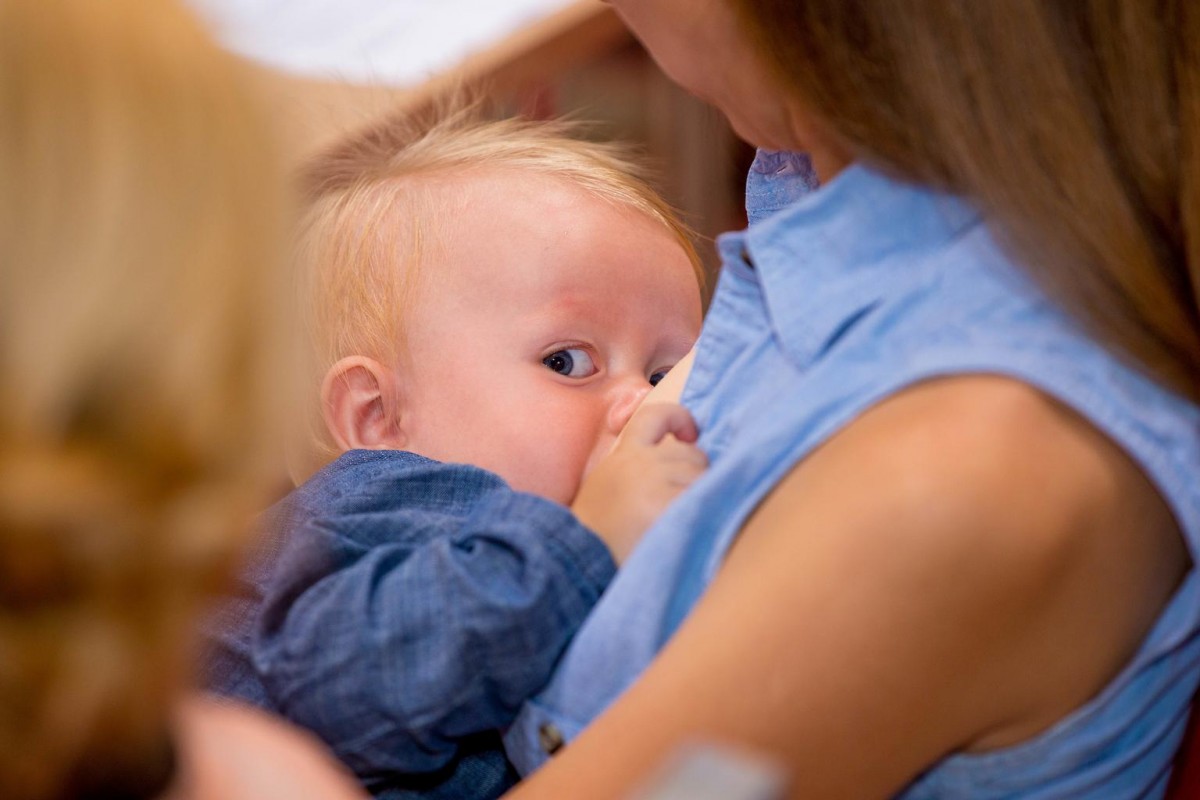 A mother from Luhansk feeding her baby while taking part in the workshop Breastfeeding and infant feeding of children in emergencies organized by UNICEF in Kyiv on 14-15 July 2015. 


In Ukraine, over 1.3 million have been internally displaced as of 10 July 2015.  The security situation has remained volatile along the contact line in eastern Ukraine over the past month resulting in further displacement. According to UNICEF/CDC assessment among IDPs, only 1 in 4 internally displaced children under 6 months is exclusively breastfed. Moreover, in Ukraine 46% internally displaced mothers stopped breastfeeding of children under 6 months due to stress related to conflict. To support conflict-affected mothers, UNICEF equips them with knowledge to make sure mothers do not stop breastfeeding their children when they are displaced. Since January 2015, over 20,000 conflict-affected mothers have improved knowledge on benefits of exclusive breastfeeding.

In Ukraine, over 1.3 million have been internally displaced as of 10 July 2015.  The security situation has remained volatile along the contact line in eastern Ukraine over the past month resulting in further displacement. According to UNICEF/CDC assessment among IDPs, only 1 in 4 internally displaced children under 6 months is exclusively breastfed. Moreover, in Ukraine 46% internally displaced mothers stopped breastfeeding of children under 6 months due to stress related to conflict. To support conflict-affected mothers, UNICEF equips them with knowledge to make sure mothers do not stop breastfeeding their children when they are displaced. Since January 2015, over 20,000 conflict-affected mothers have improved knowledge on benefits of exclusive breastfeeding.