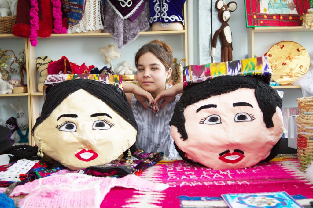 ©UNICEF/2018/Uzbekistan Azima loves making crafts in the HIV Day Care Centre in Tashkent. She plans to become a craftswoman when she is older.